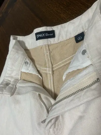 Pantalones beige ONLY Essential - miniatura 1
