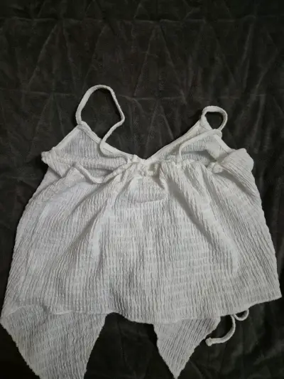 Top blanco con tirantes - miniatura 2