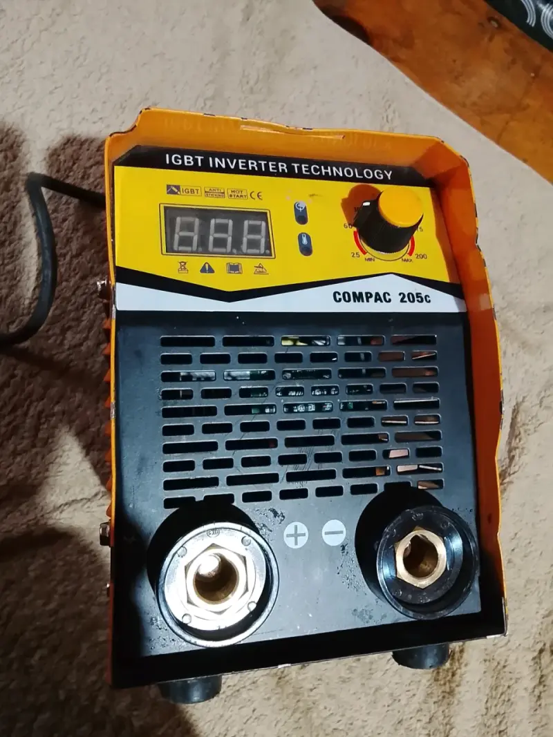 Soldadora Inverter IGBT 205C - 1