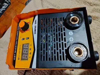 Soldadora Inverter IGBT 205C - miniatura 2