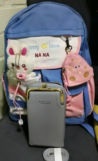 Mochila azul con peluche y accesorios - miniatura 1
