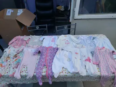 Lote de ropa de bebé variada - miniatura 5