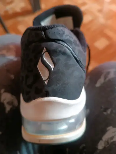 Zapatillas negras Skechers con diseño - miniatura 3