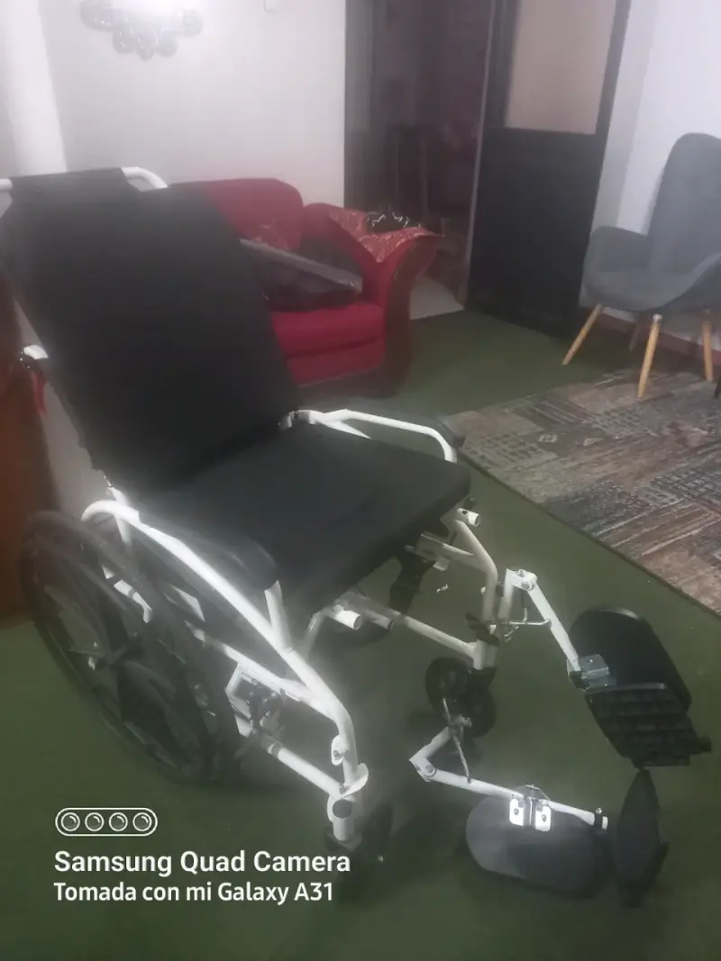 Silla de ruedas plegable negra - 2