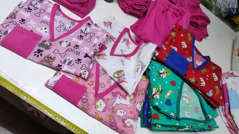 Blusas estampadas quirúrgicas - 1