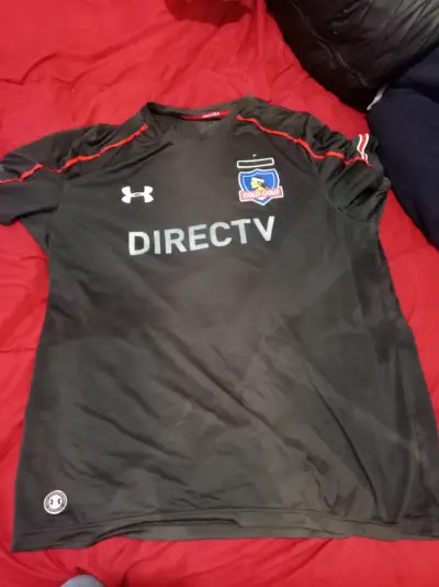 Camiseta deportiva blanca y negra - miniatura 2