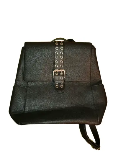 Mochila negra con hebilla - miniatura 1