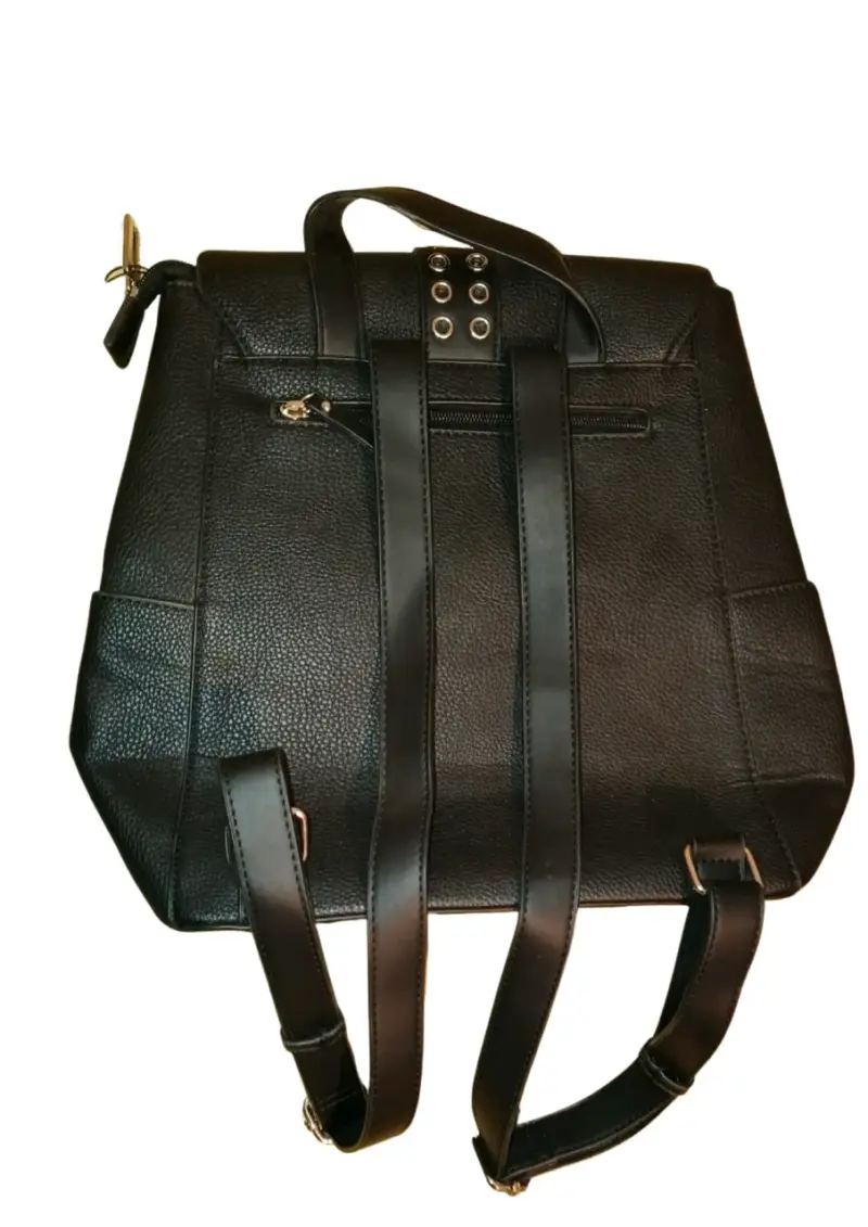 Mochila negra con hebilla - 2