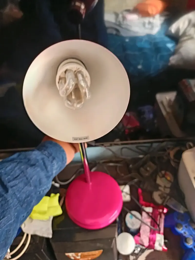 Lámpara de escritorio rosa