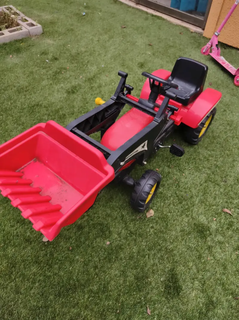 Tractor Infantil a Pedales con Remolque - 4