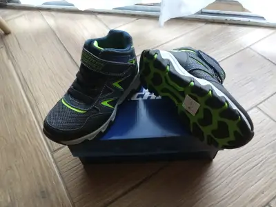 Zapatillas Skechers negras y verdes - miniatura 2