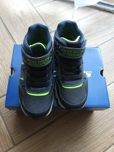 Zapatillas Skechers negras y verdes - miniatura 3