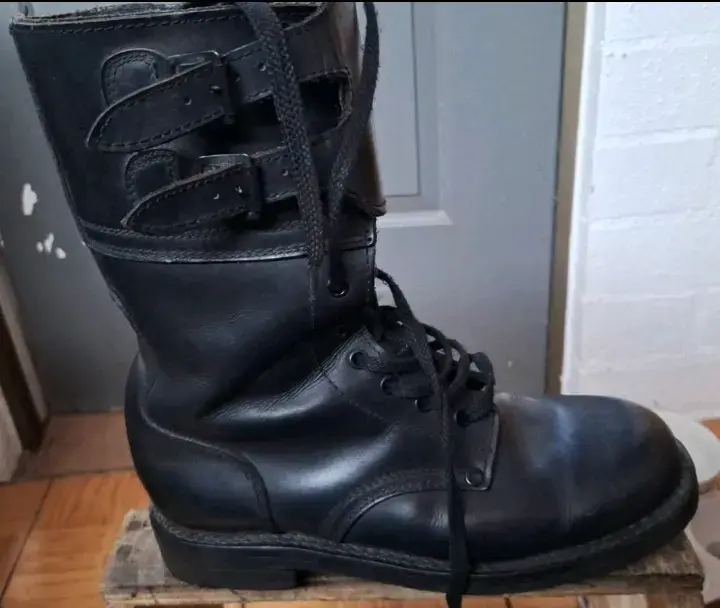 Botas de cuero negras - 1