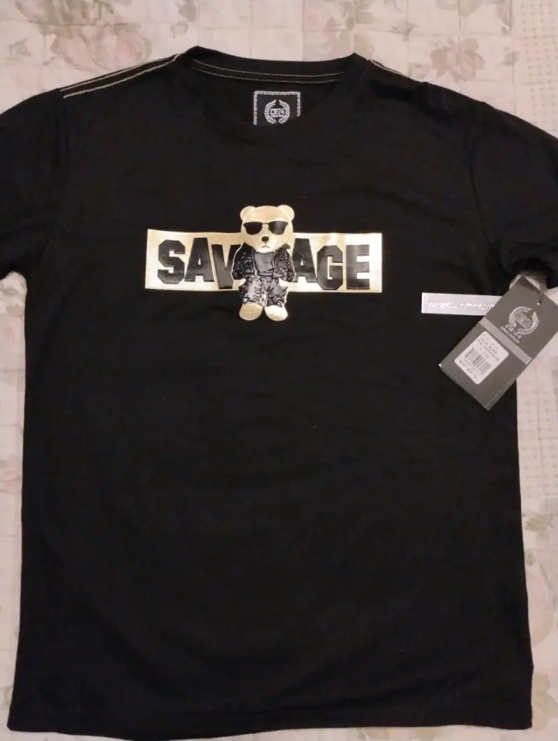 Polera negra con diseño oso - 1