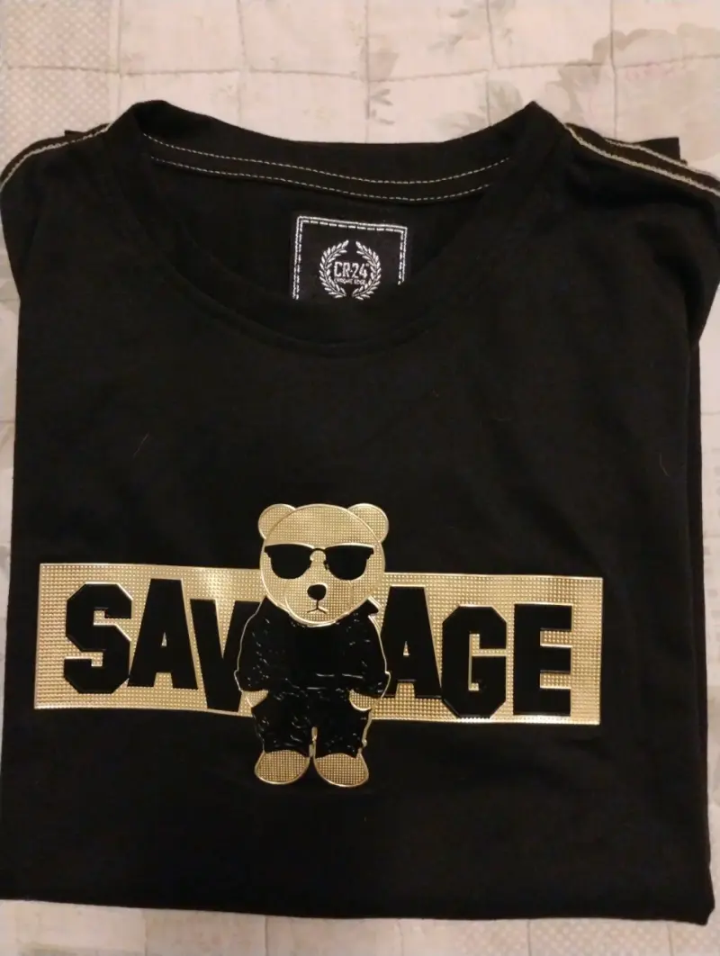 Polera negra con diseño oso - 2