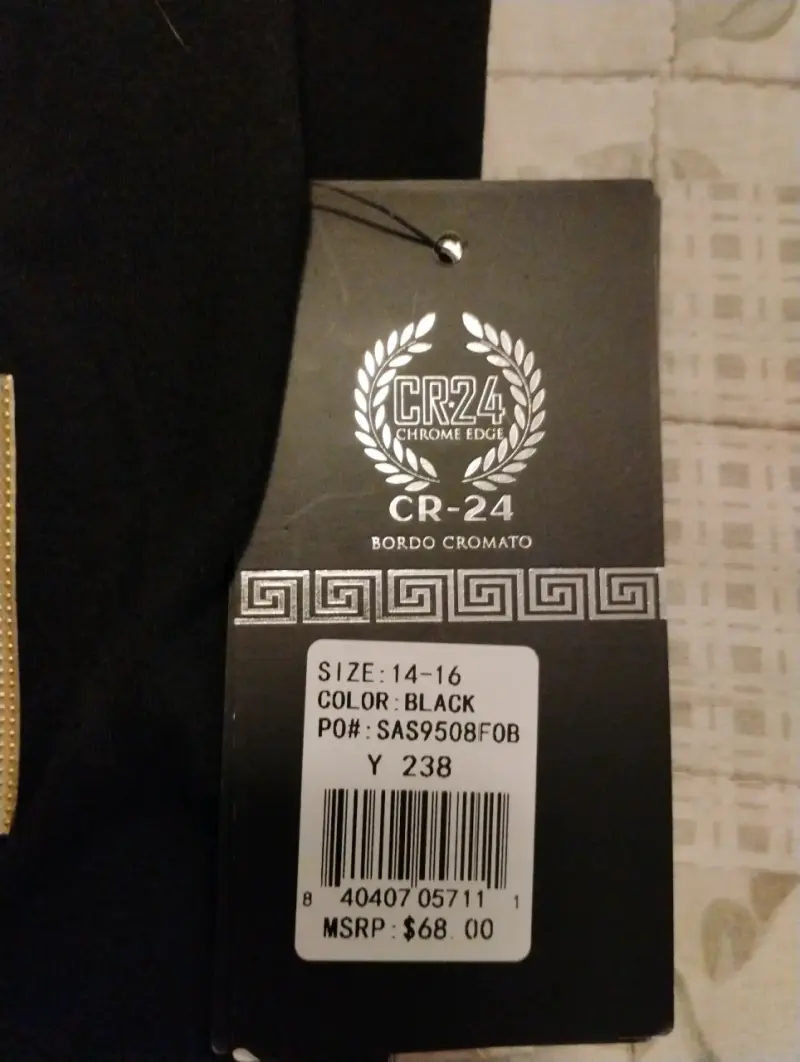 Polera negra con diseño oso - 3