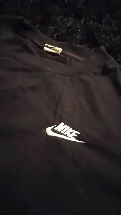 Polera negra Nike - miniatura 4