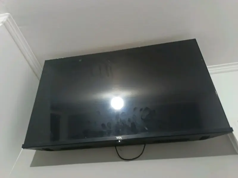 Televisor TCL pantalla plana. Producto negociable - 2