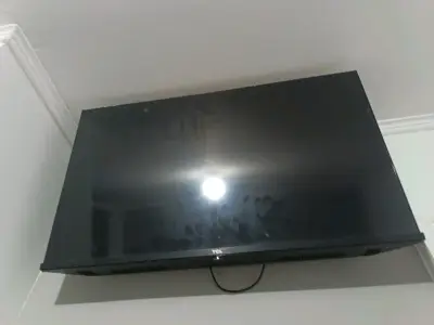 Televisor TCL pantalla plana. Producto negociable - miniatura 2