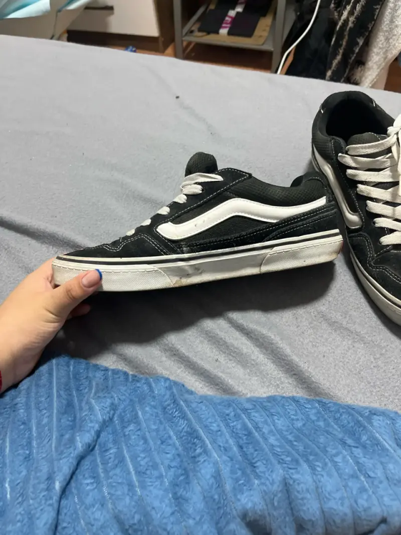Zapatillas negras con cordones - 4