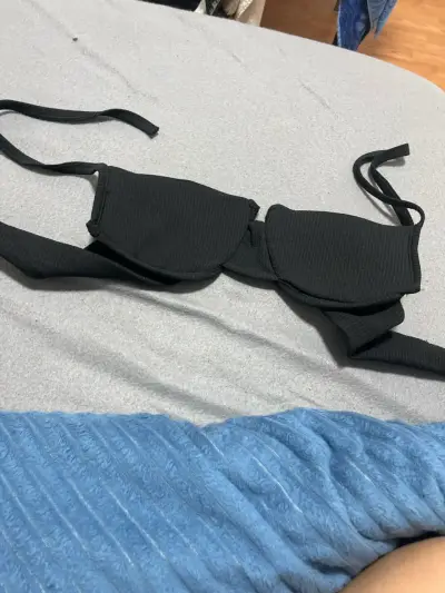 Bikini negro con textura - miniatura 2