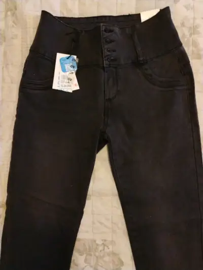 Jeans negros ajustados nuevos - miniatura 1