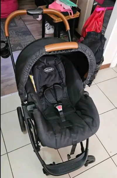 Coche de bebé Bebesit negro - miniatura 1