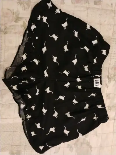 Shorts GAP niña con estampado de gatos - miniatura 1