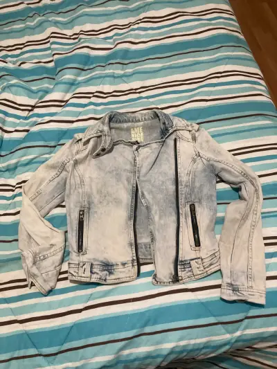 Chaqueta denim clara con cierre - miniatura 1