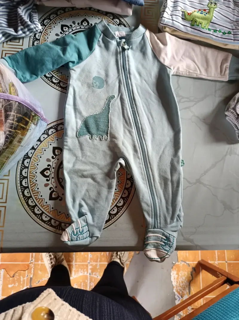 Vendo lote de ropita de bebé - 5