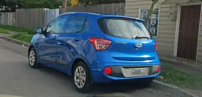 Hyundai i10 2019, 1.2      91.000km - miniatura 2
