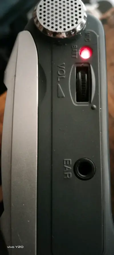 Personal Stereo/Grabadora de voz Sony plateada - miniatura 2
