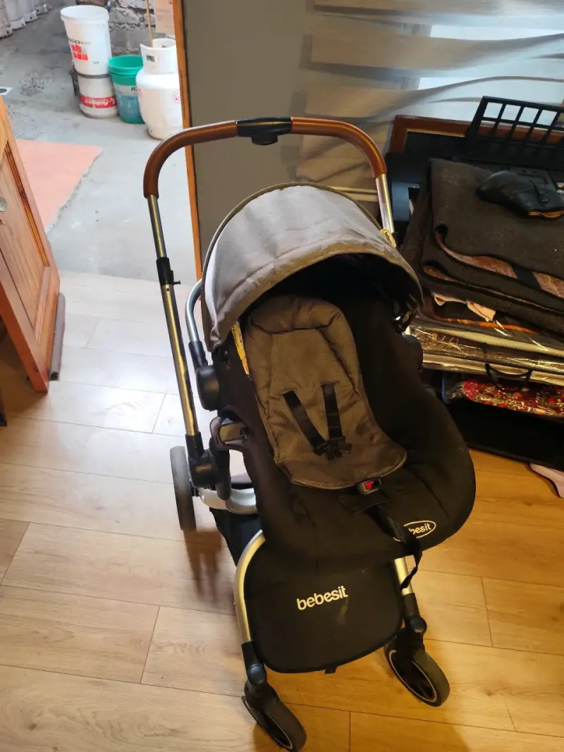 Coche para bebé marca Bebesit - 2