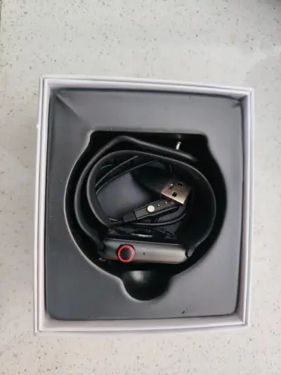 Smartwatch negro con caja - miniatura 3