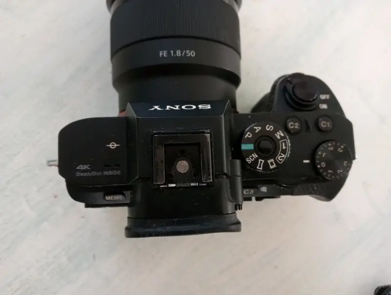 Cámara Sony A7SII + 3 baterías, 2 cargador y lent - 3