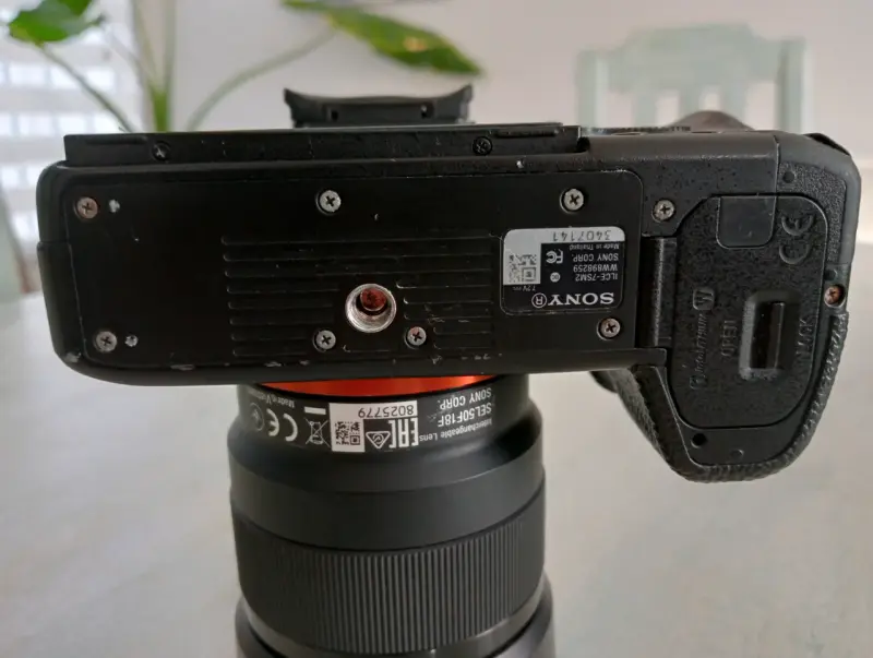 Cámara Sony A7SII + 3 baterías, 2 cargador y lent - 4
