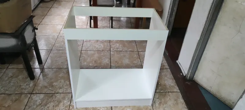 Base de mueble blanca - 1