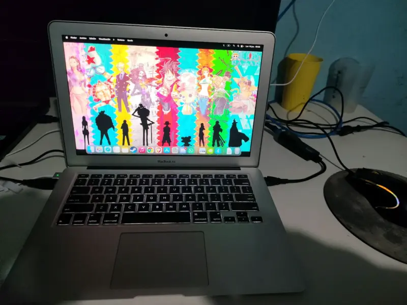 MacBook Air 13" Intel i5 4 ram SSD m2 120gb - 1