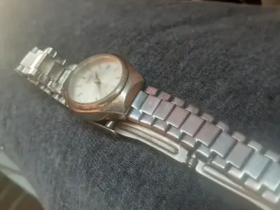 Reloj Casio plateado clásico - miniatura 5