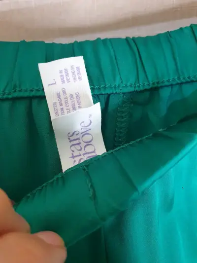 Shorts verdes de satén - miniatura 3