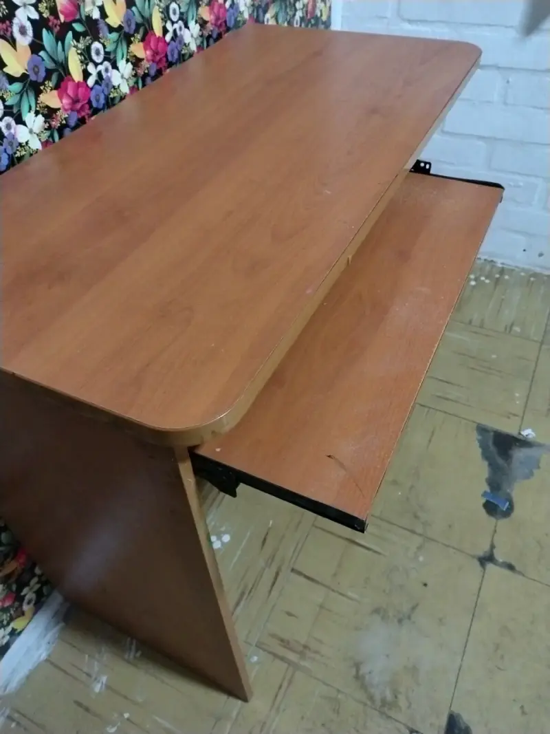 Escritorio pequeño de madera - 4