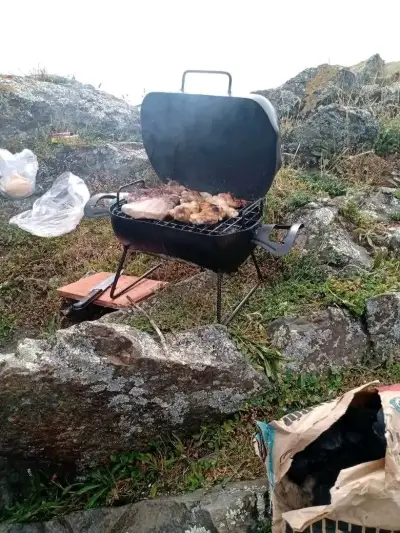 Parrilla portátil negra - miniatura 4