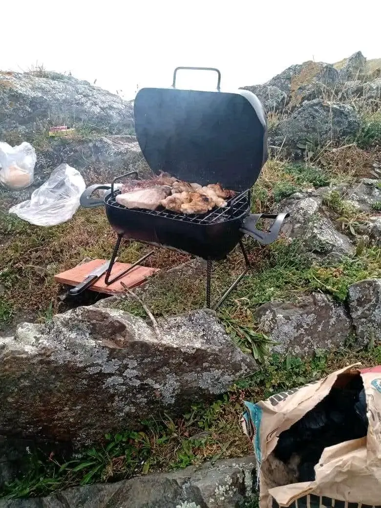 Parrilla portátil negra - 4