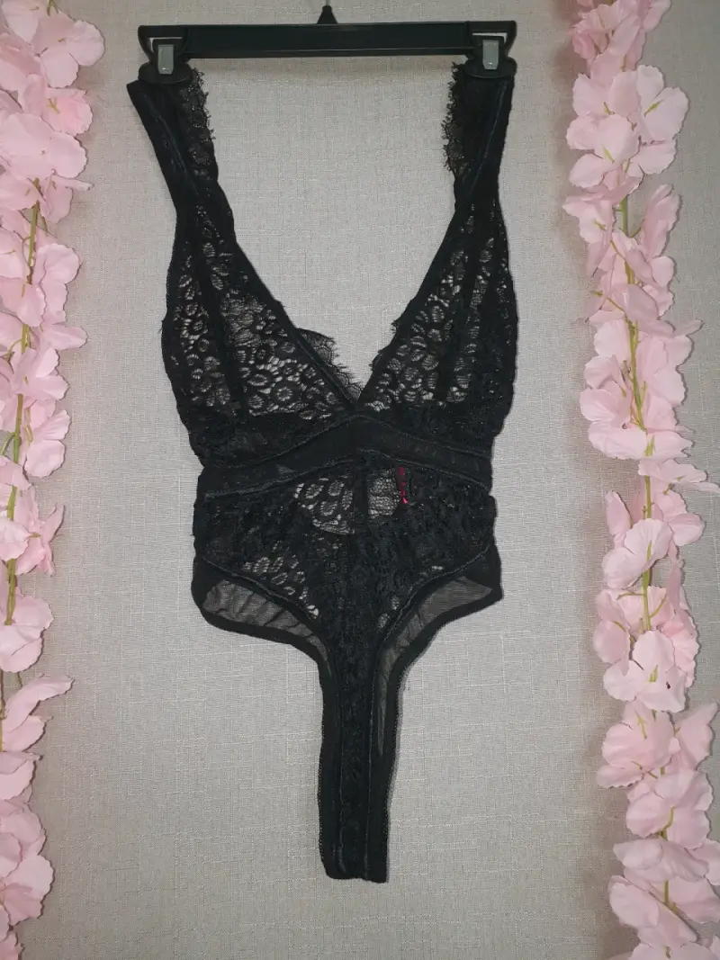 Body de encaje negro elegante - 1