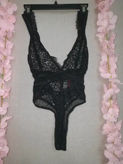 Body de encaje negro elegante - miniatura 1