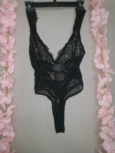 Body de encaje negro elegante - miniatura 2