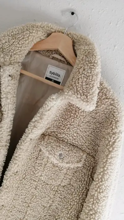 Chaqueta de piel sintética beige - miniatura 2