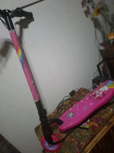 Patinete infantil rosa - miniatura 1