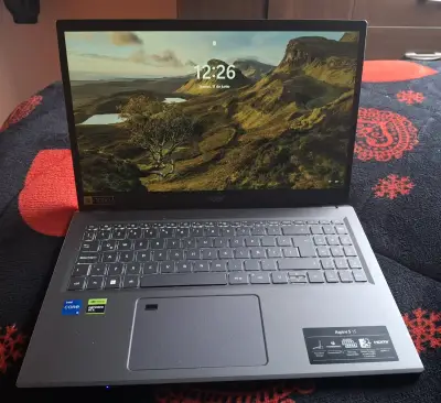 Laptop Acer Aspire 5 - miniatura 2