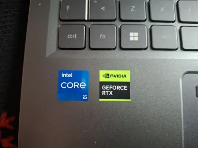 Laptop Acer Aspire 5 - miniatura 4